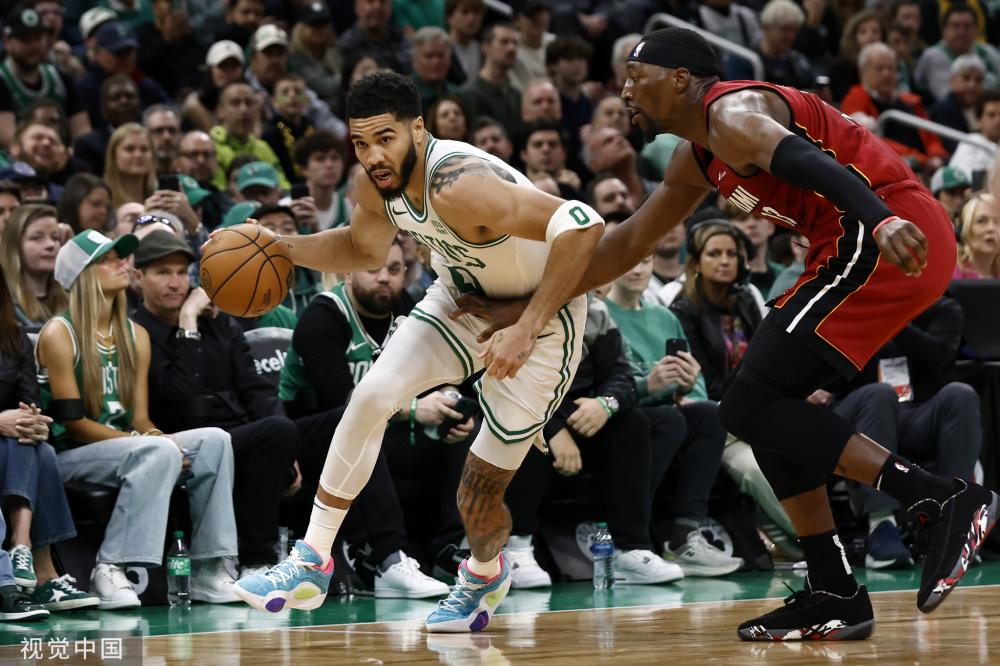 高度紧张的 高度紧张的